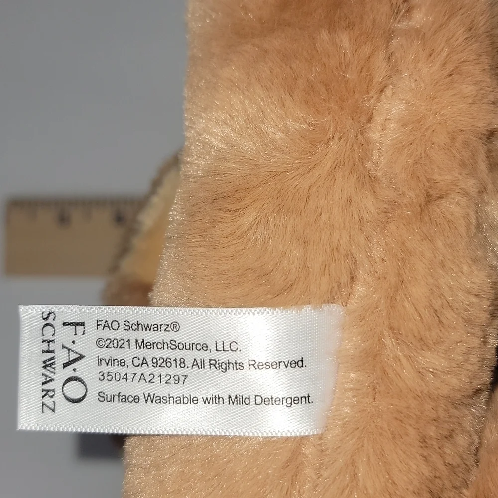 𝅺F.A.O. Schwartz 2021 Collector Bear